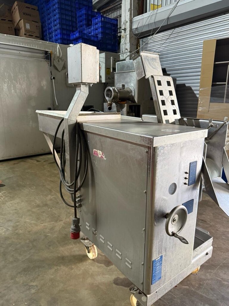 BAADER 601 KIYMA MAKİNESİ - 2
