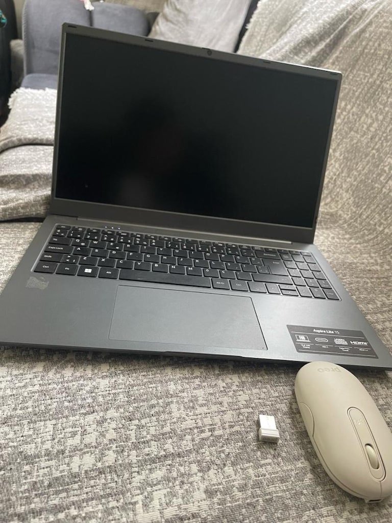 ACER LAPTOP 256GB 8Gb - 11