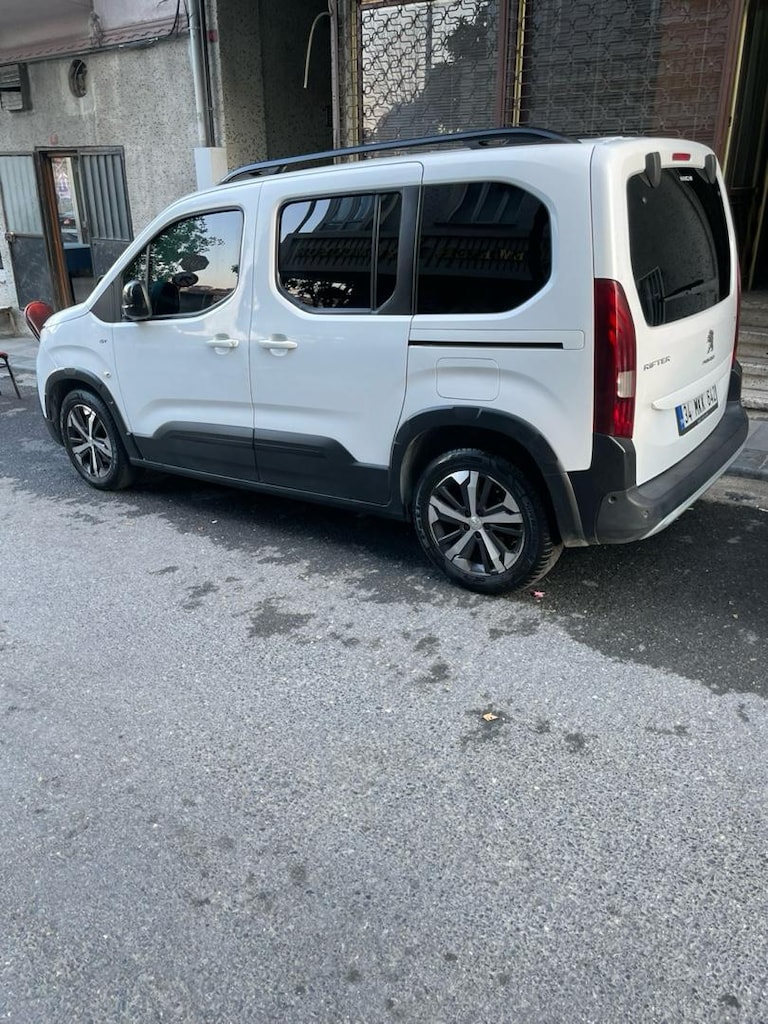 Beyaz Peugeot Araç - 8