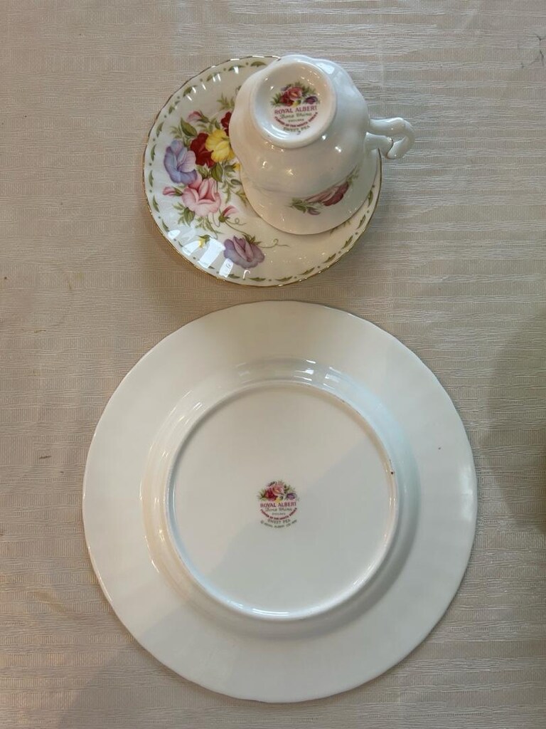 Royal Albert April fincan tabak trio - 3