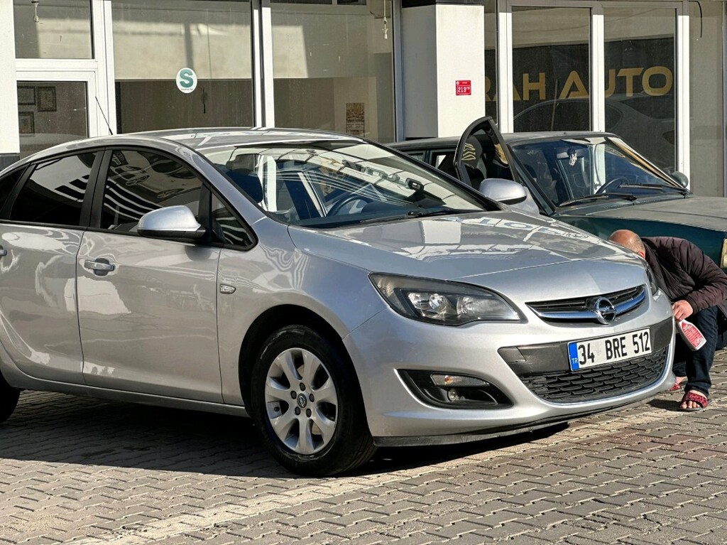Doktordan tek değişenli Opel Astra - 2