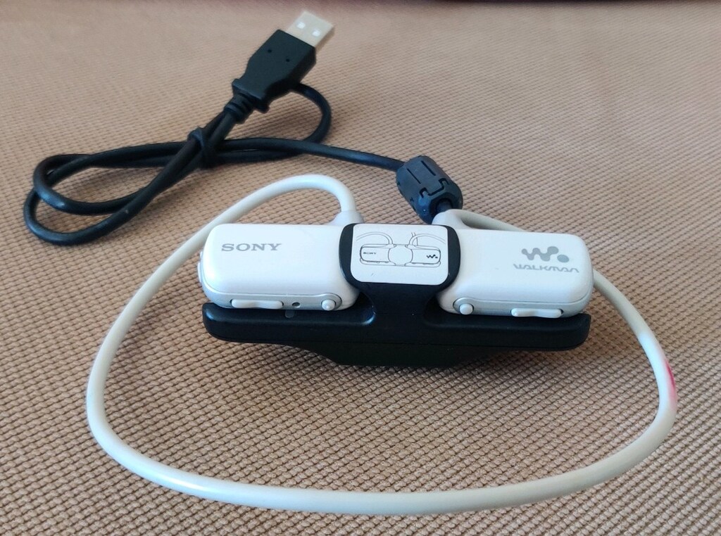 Sony Walkman NWZ-W273 Beyaz (4GB) Dijital Medya Oynatıcı. - 4