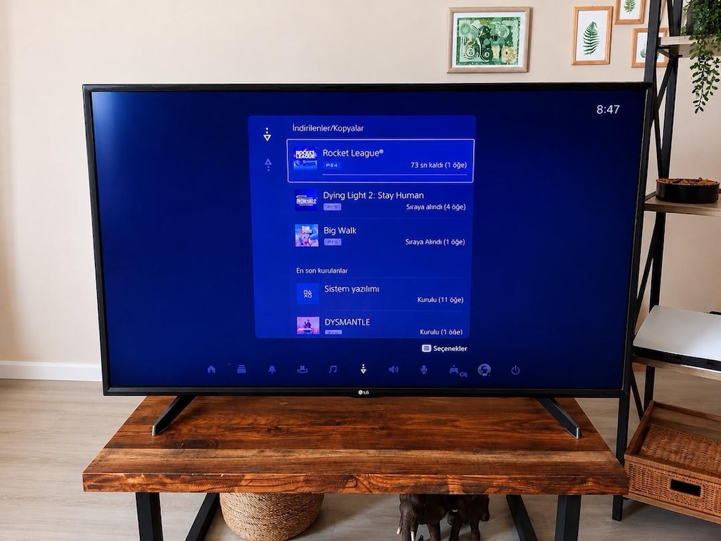 LG 49UH610V 49” 4K Ultra HD Smart TV - 3