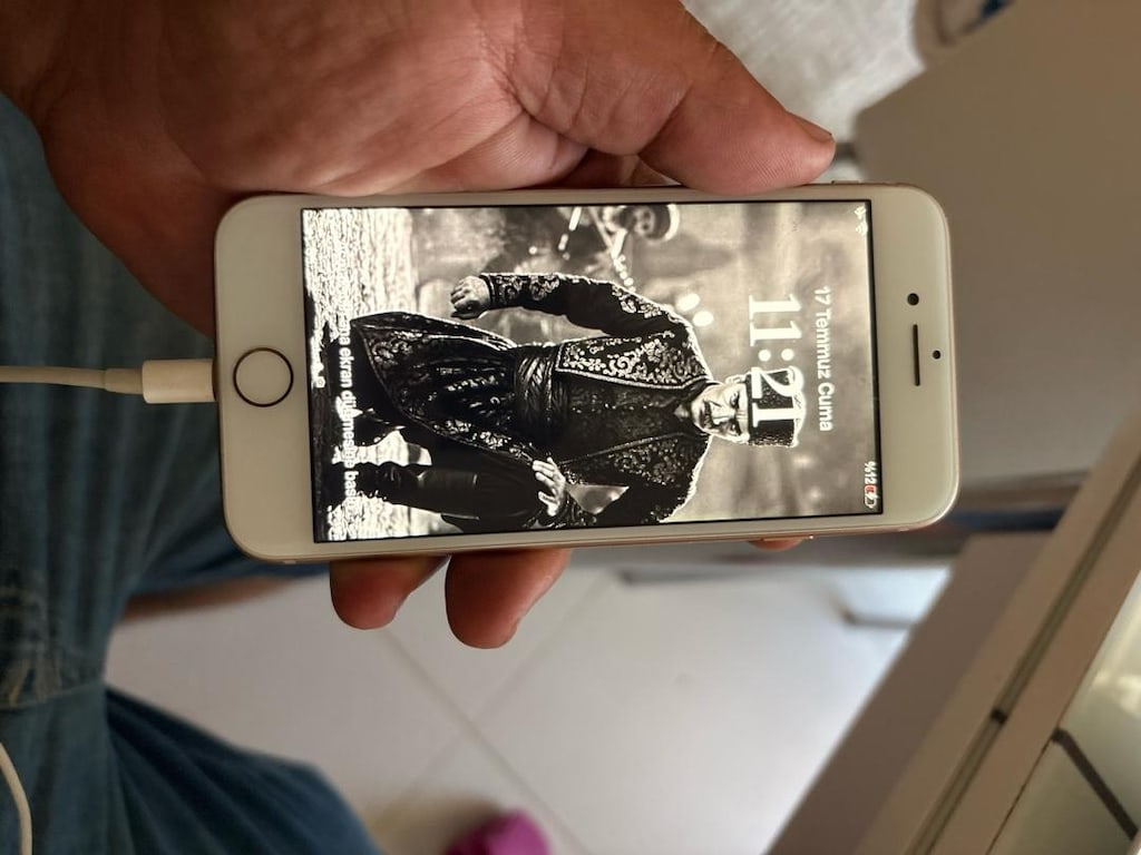 iPhone 8 - 6