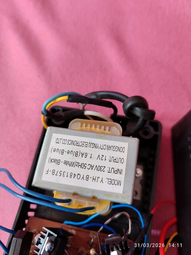 ayarlı dc1.3 14volt mak3amper göstergeli adaptör 850tl - 5