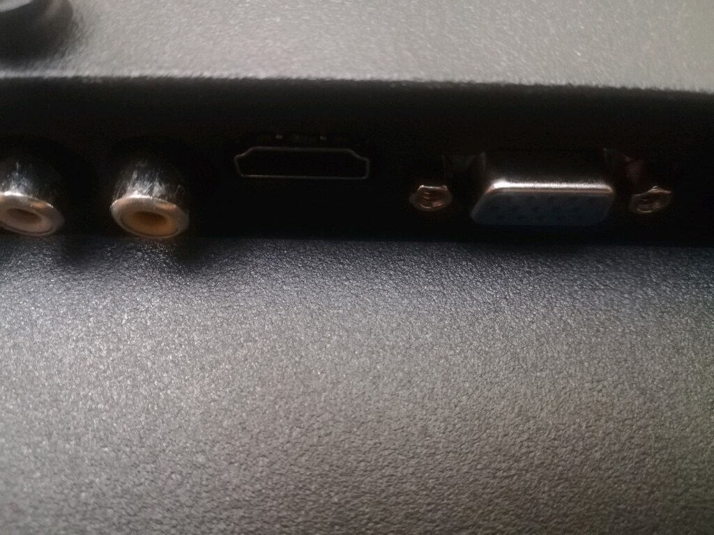 19 inc led MONİTOR HDMI VE VGA SES GİRİŞLİ USB JELATİN ÜSTÜNDE EKRANIN - 3