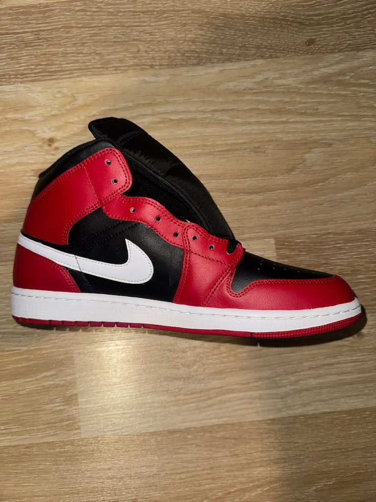 Koleksiyonluk Sıfır Nike Air Jordan 1 Mid (Siyah / Kırmızı / Beyaz) — görsel 5/8