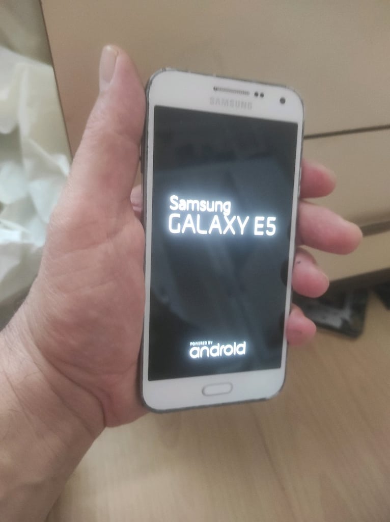 SAMSUNG E5 ( ÇALİSİR VAZİYETTE ) - 5