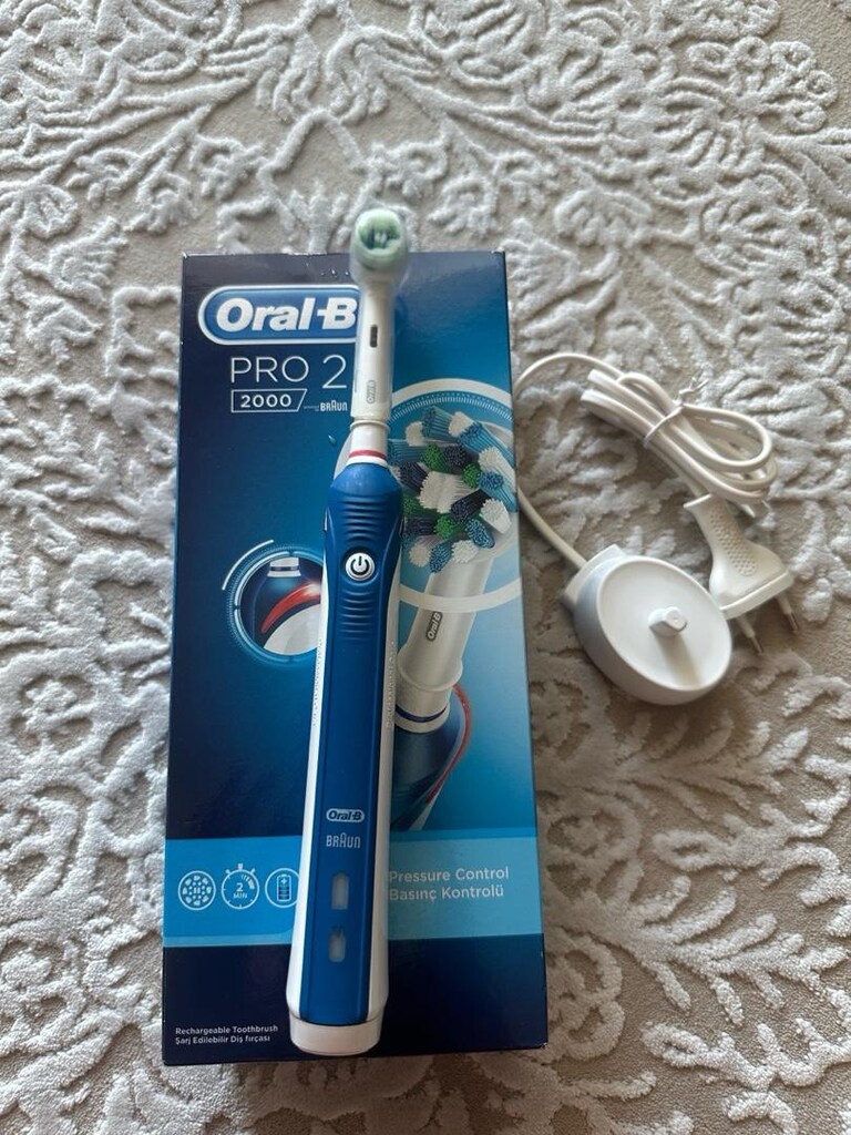 Oral-B Pro 2 2000 şarjlı diş fırçası - 6
