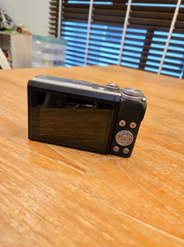 Canon PowerShot G7 X Mark III Dijital Fotoğraf Makinesi - 4