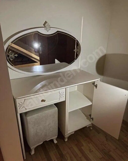 Yeni gibi makyaj aynası