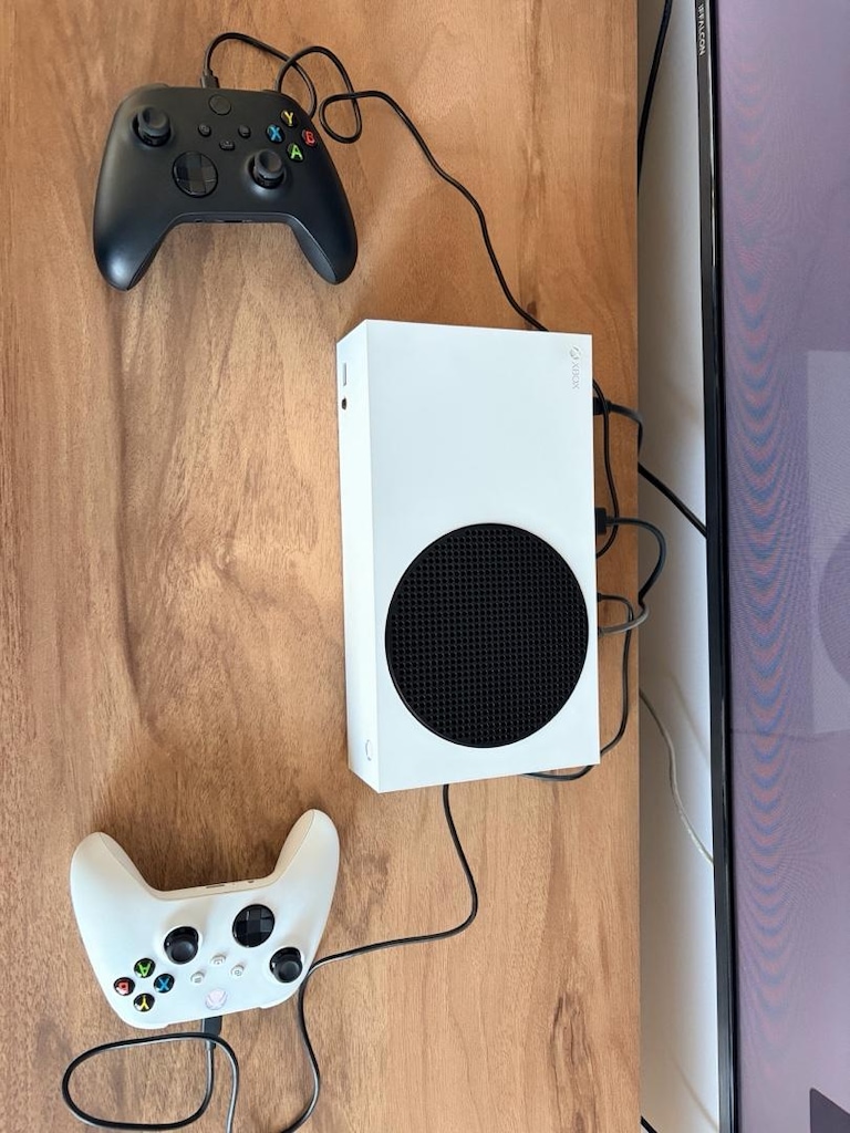 Xbox Series S + 2 Orijinal Kol + Şarjlı Pil Kiti - 2