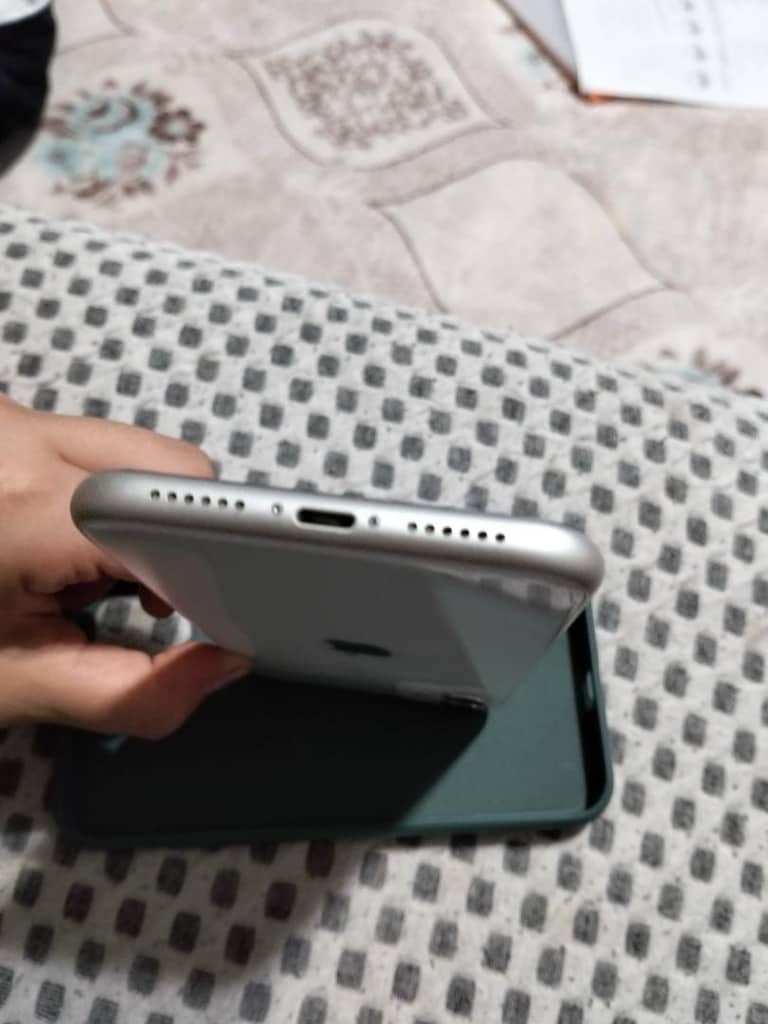 iPhone 11 - 3
