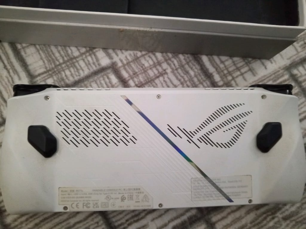 ASUS ROG Ally AMD Ryzen Z1 - 7