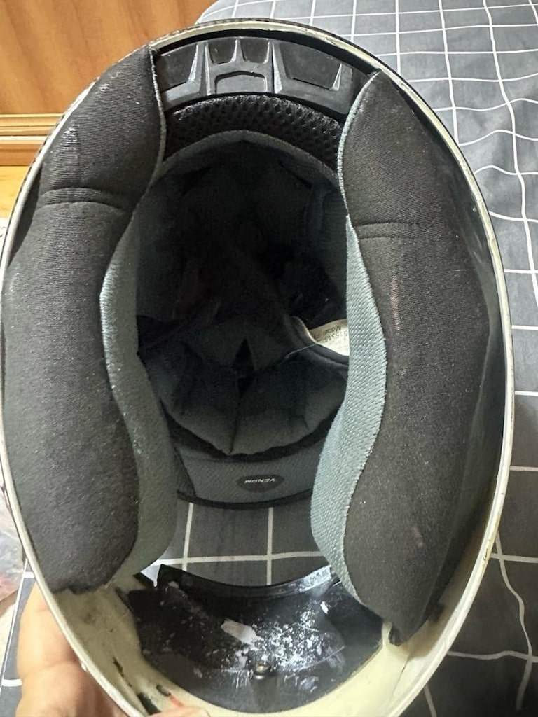 venom kask - 6