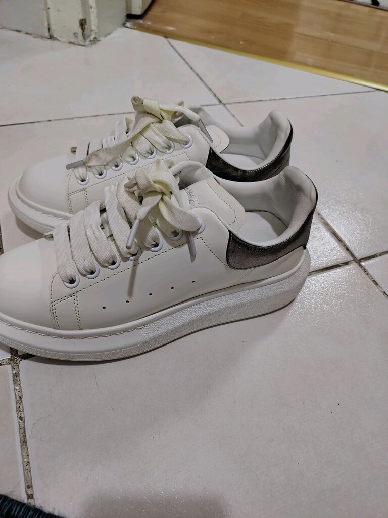 Alexander McQueen sneaker