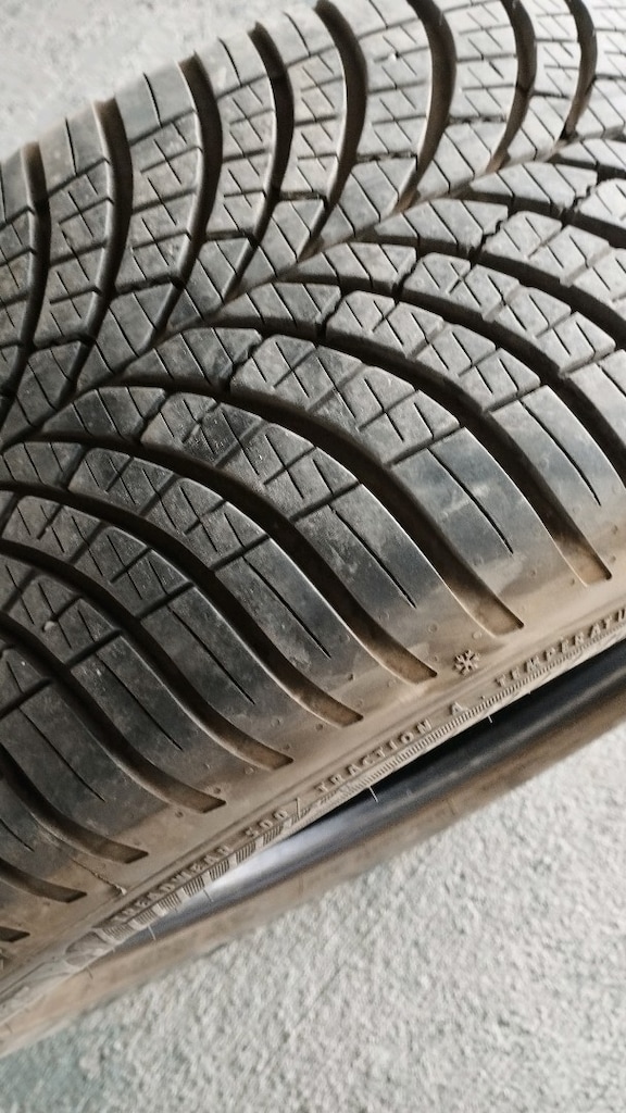 215 55 17 Goodyear 2025 tarih 1 adet - 3