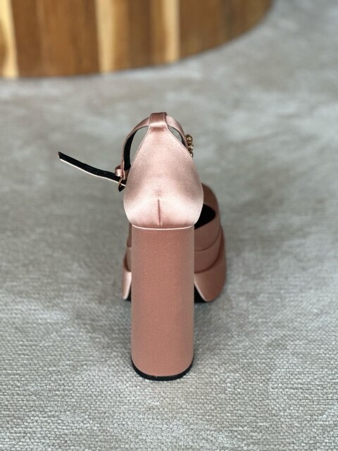 Versace Topuklu Ayakkabi (40)