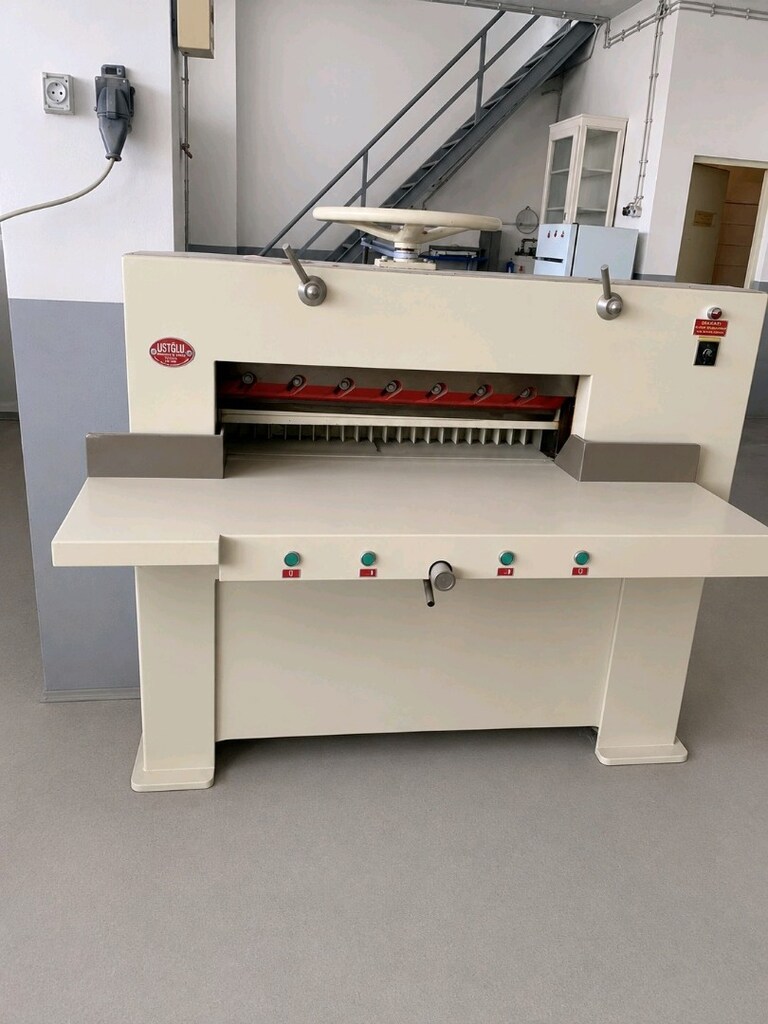 Üstgül Marka 72 cm 4 Düğmeli Üstten Sıkmalı Giyotin Makinası - 2
