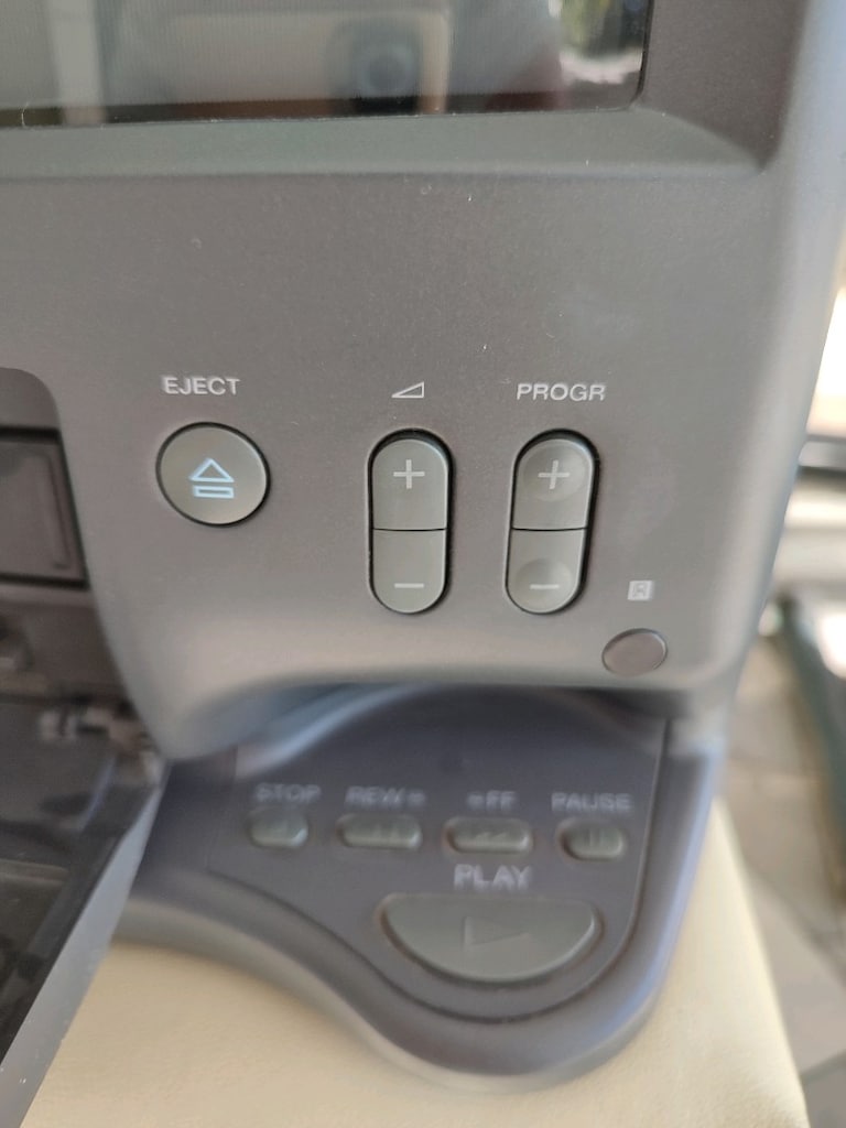 Sony CRT Tüplü VHS Kasetçalar Girişli Retro Gamer Monitör - 6