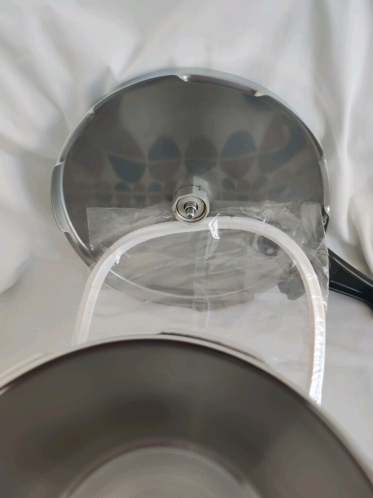 Fissler düdüklü tencere 6 lt tertemiz yanında sıfır lastik - 9
