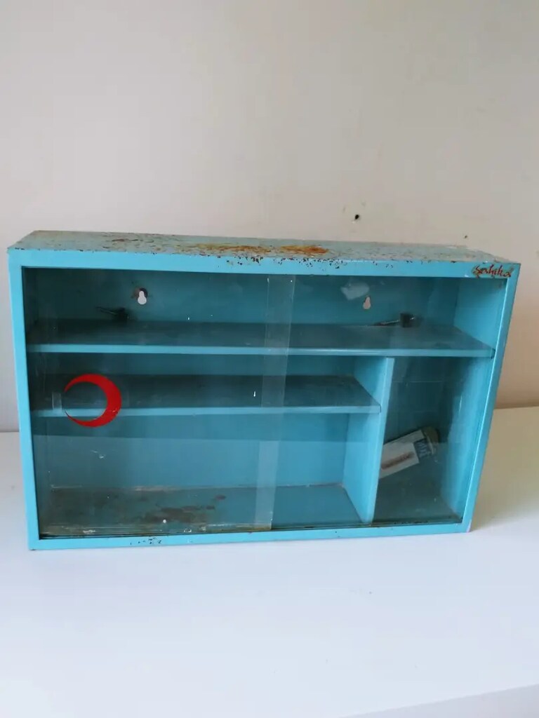 Retro ecza dolabi 1960lardan