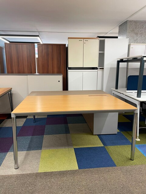 KLAS OFİS ÜSKÜDAR 160x160 cm KOLEKSİYON İKİLİ ÇALIŞMA GRUBU