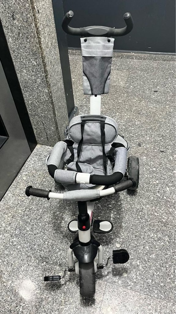 baby toys ebebek 3 tekerlekli bebek bisikleti ebeveyn kontrollü 3000₺ - 6