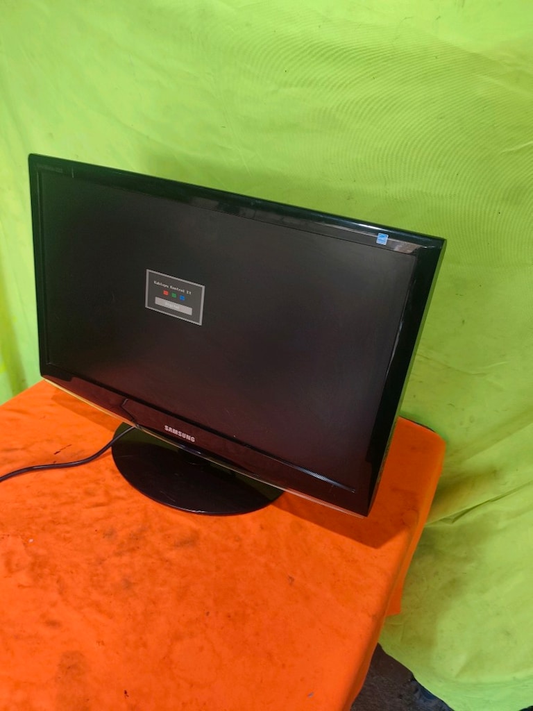 Samsung marka 24 inç monitör - 2