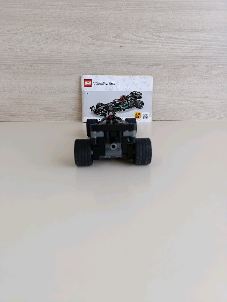 LEGO Technic 42165 - Mercedes-AMG F1 W14 E Performance Pull-Back - 4