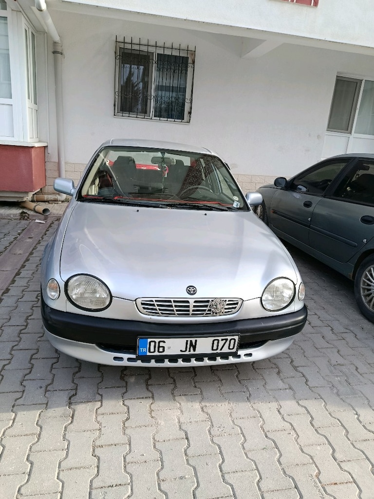 2000 model Toyota Corolla 1.3 Eco Paker - 2