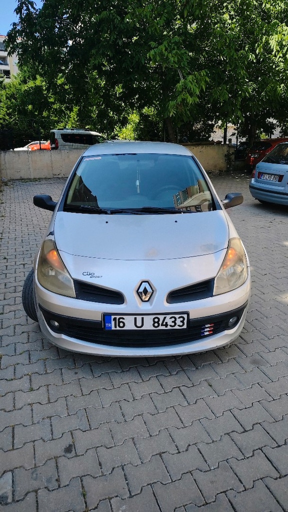 Deginşensiz Clio Temiz Masrafsız - 2