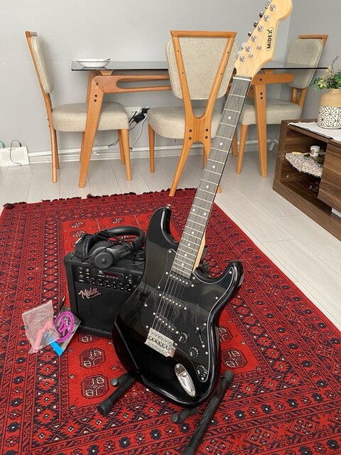 Midex Elektro Gitar Seti | Amfi + Stand + Kulaklık + Aksesuarlar