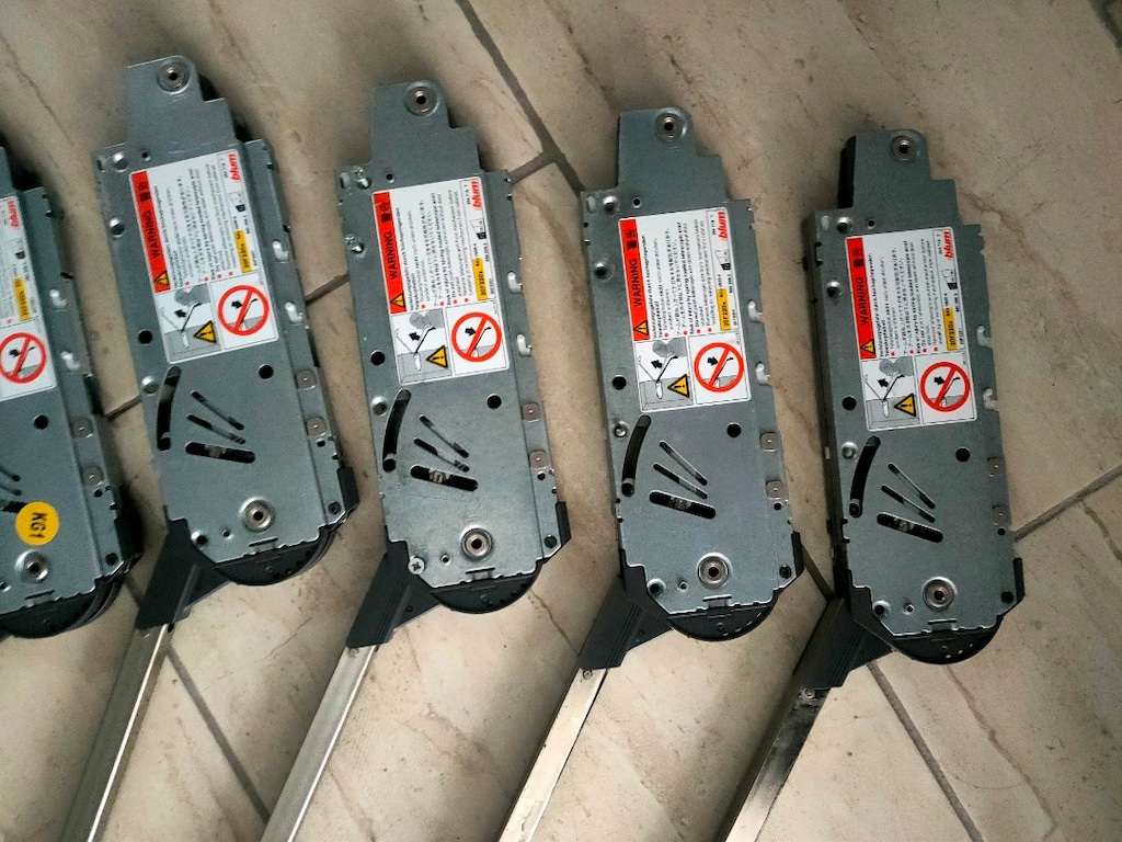 BLUM marka kalkar kapak mekanizması 6 adet ve 5 adet çekmece yine aynı - 5