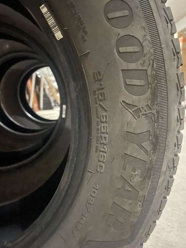 GOODYEAR DÖRT MEVSİM LASTİK 215 65 16 C - 4