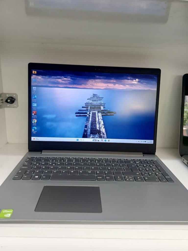 LENOVO İ5 8265U İŞLEMCİ 15.6" İNÇ + 2GB EKRAN KARTI + 8GB RAM LAPTOP - 16