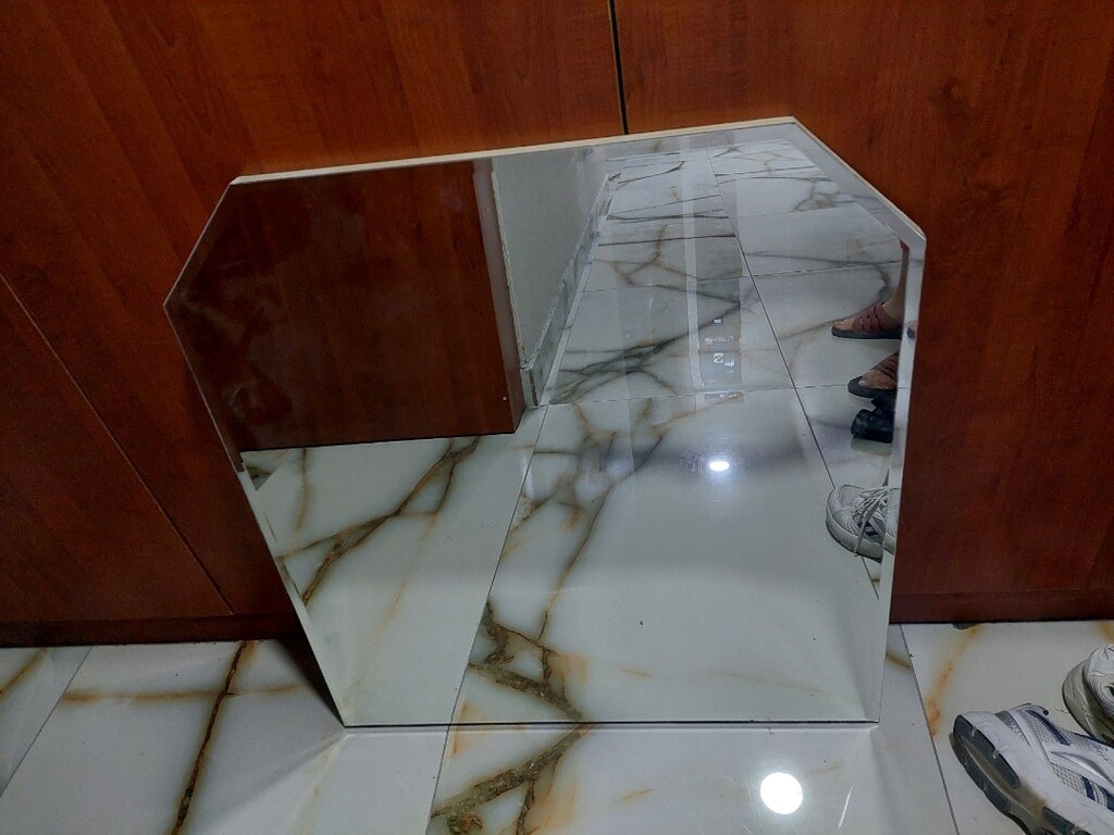 Ayna. Mdf üzerine montajlı.70x70 cm. Duvara montaj vida dübel var. - 6