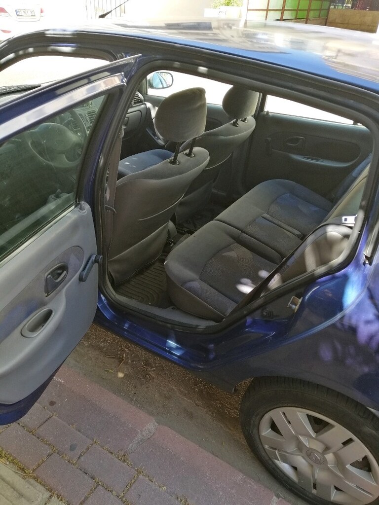 SAHİBİNDEN DÜŞÜK KİLOMETRELİ DEĞİŞENSİZ KLİMALI RENAULT clio 2 1.4 RTA - 9