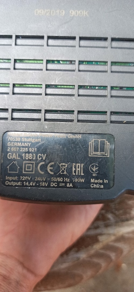 Bosch GAL 1880 CV Şarj Aleti - 4