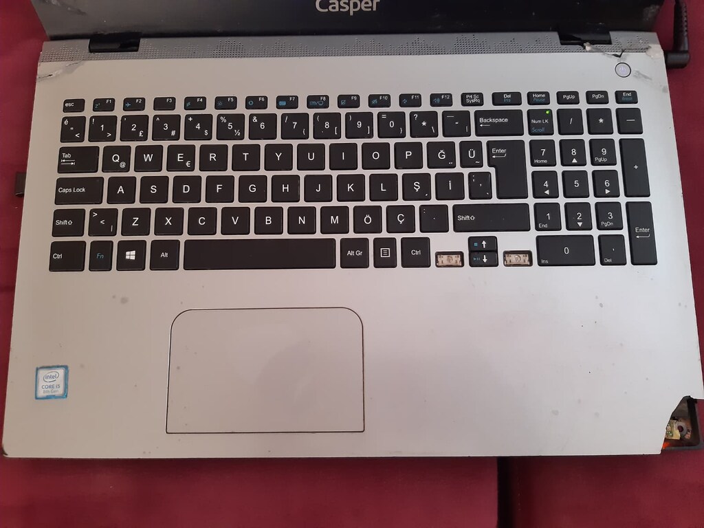 Intel i5 8.Nesil - 8GB RAM - 2GB MX130 Ekran Kartlı Laptop - 2