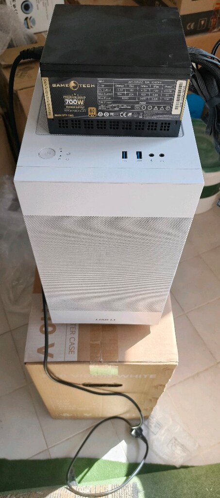 Lian Li Kasa ve Power 700Watt Gold Power Supply - 2