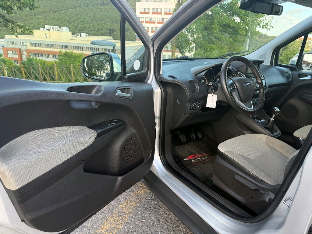 Ford Courier 2019 Değişensiz Boyasız 47000 km temiz Fatura Kesilecek - 18