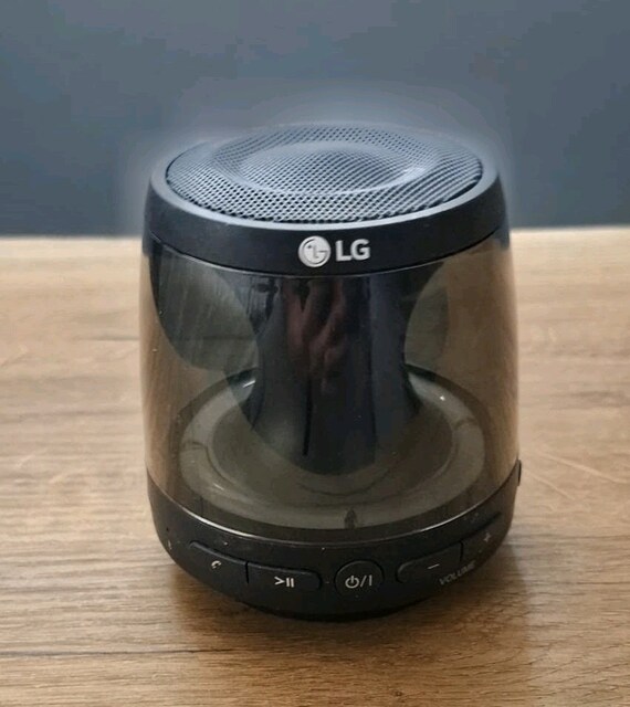 LG PH1 Bluetooth Hoparlör – Renk Değiştiren LED – Telefon Görüşmeli