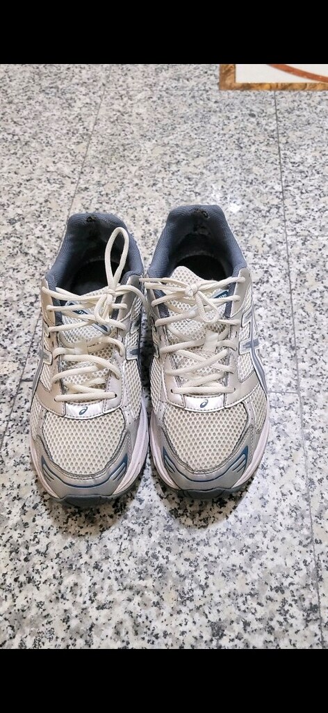 Asics beyaz gümüş ayakkabı orjinal