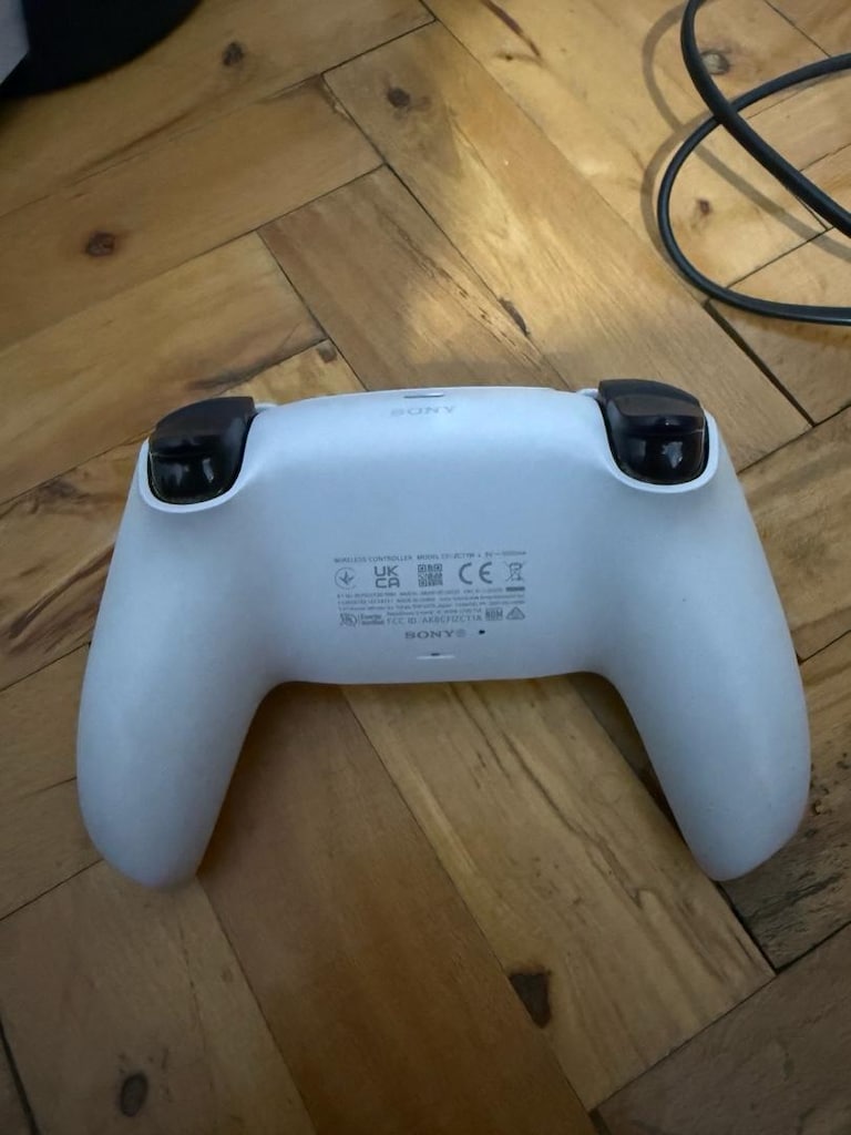 PlayStation 5 CD'li 825 GB - 6