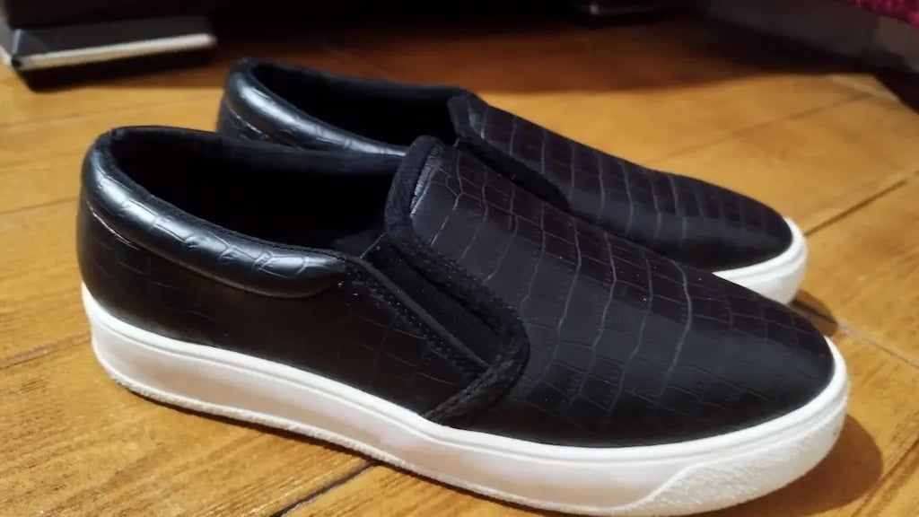Adidas ayakkabı..Bir çok ayakkabı, bot.Avva, Lee