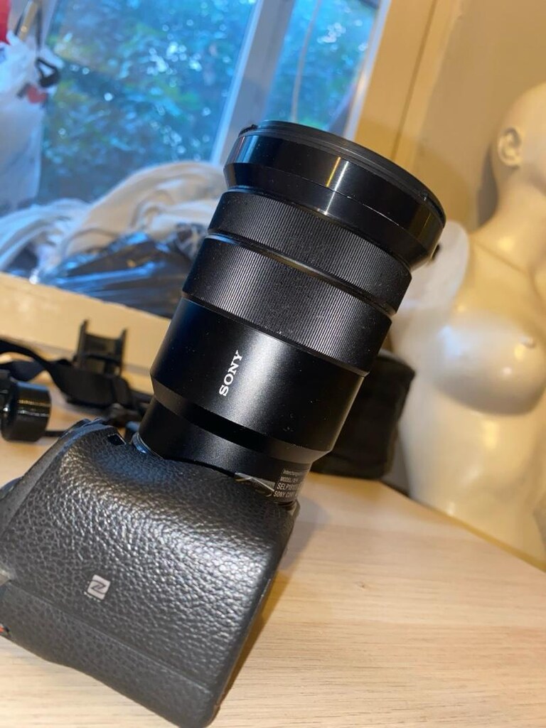 sony e pz 18-105mm f/4 g oss lens