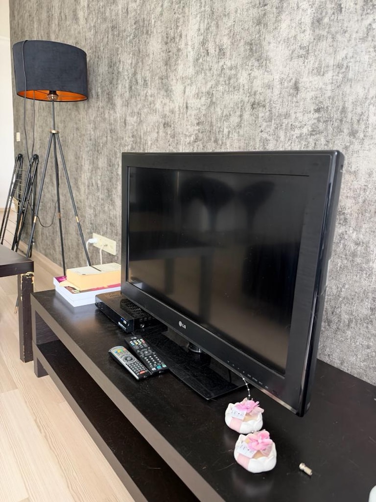 LG 32" (82 ekran) TV – Uydu Alıcılı, 2 HDMI, USB - 3