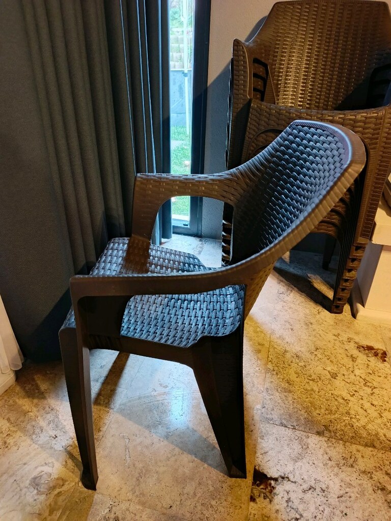 10 sandalye plastik sıkıntısız saglamdır - 2