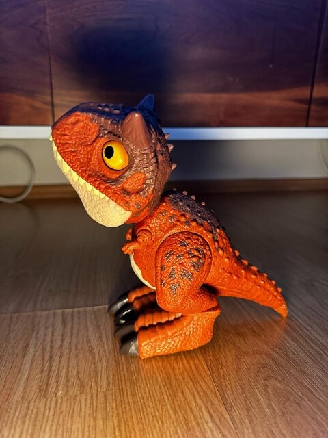 Jurassic World Dino Escape serisinden Carnotaurus "Toro karakter